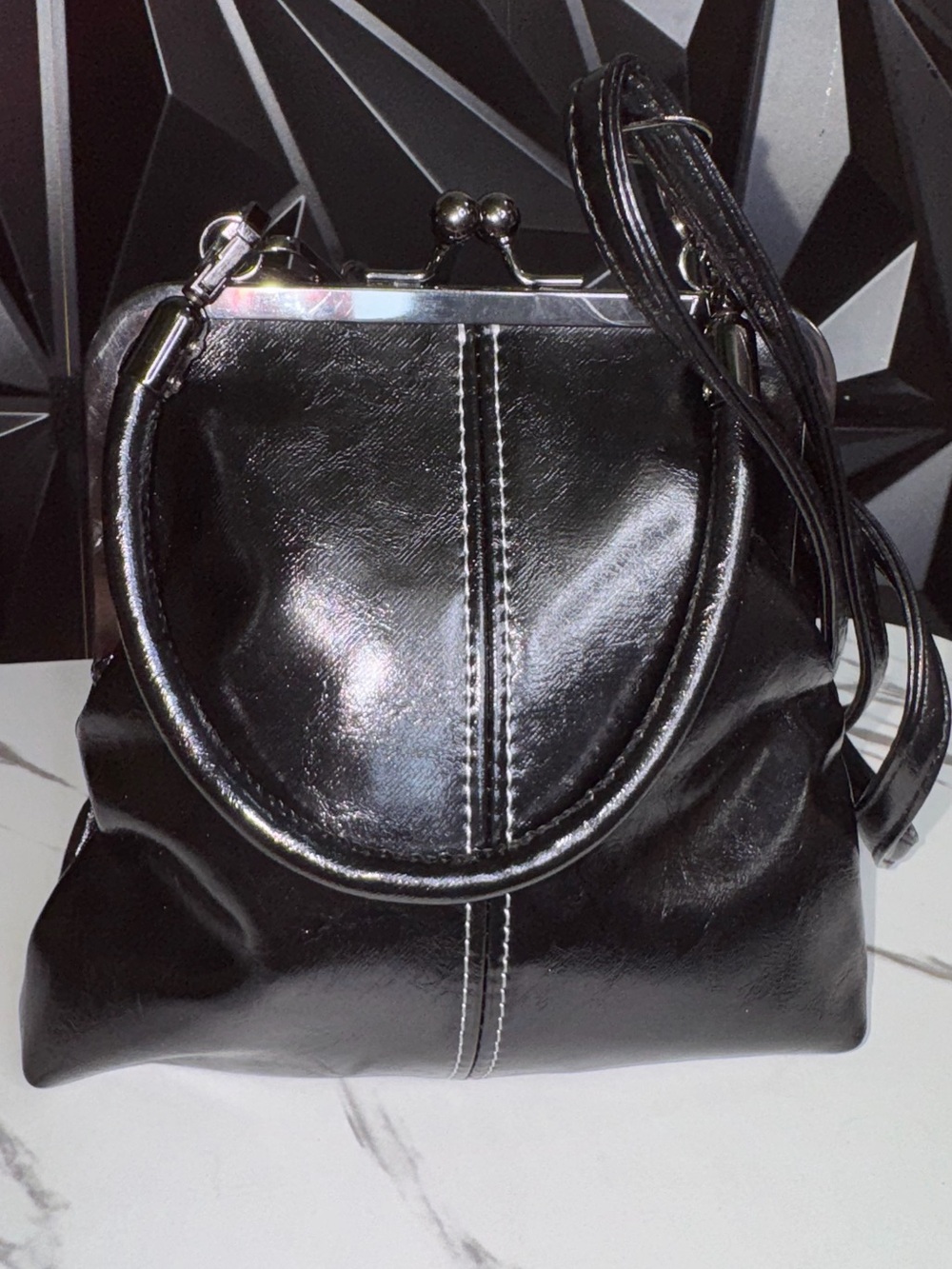 🔥👜Sleek Black Patent Kiss-Lock Mini Bag with Top Handle
